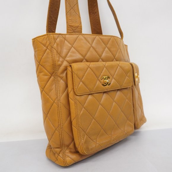 CHANEL Beige Matelasse Lambskin Shoulder Bag - Picture 2 of 16